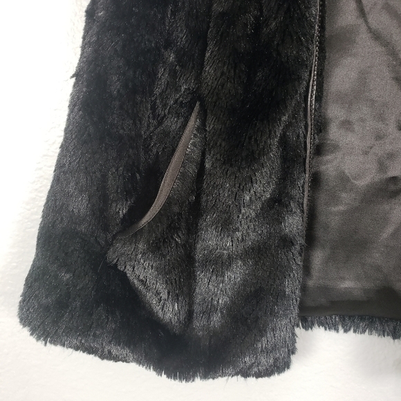 CEJION Faux Fur Vest Black Sz M - Picture 9 of 10